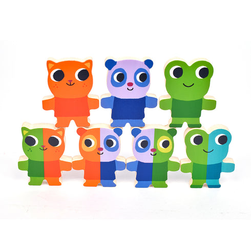 ピースをつなげて並べたり、上に積んで遊ぶことができます。